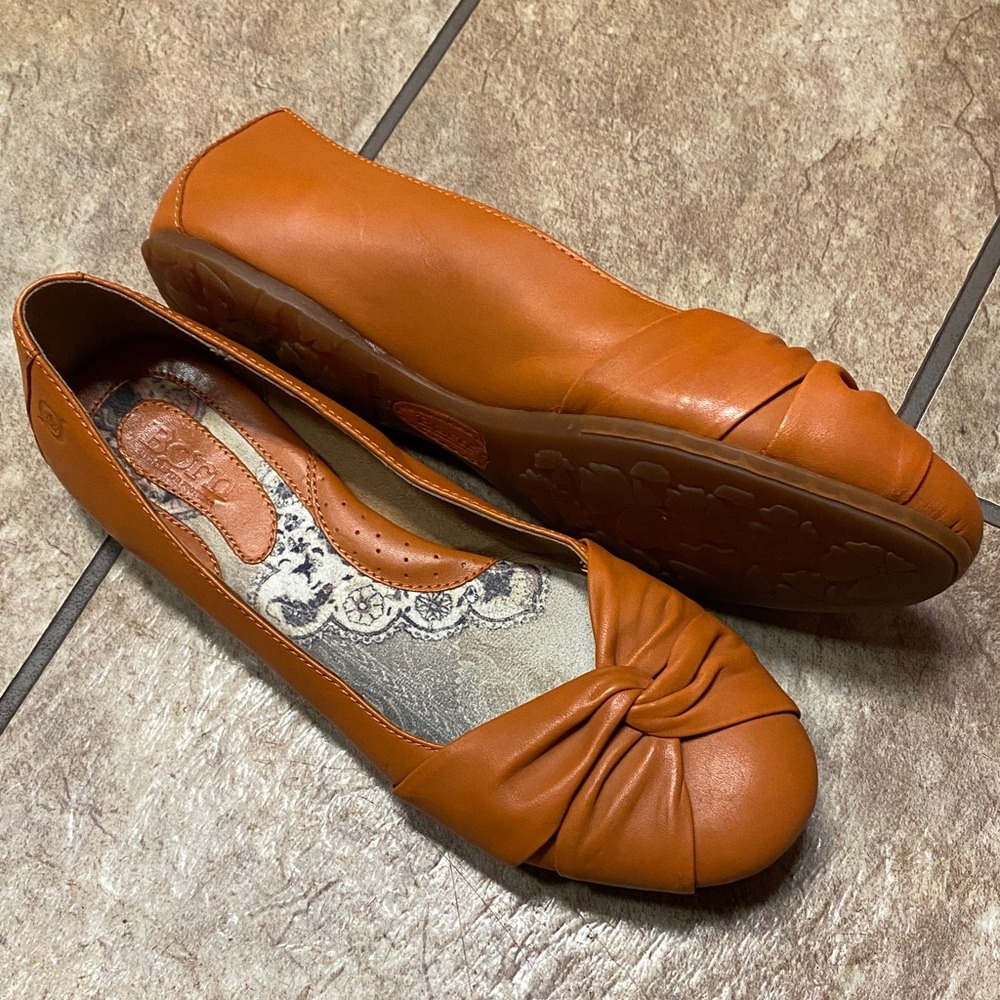 Born Women's  Leather Ballet Flats Size 40 (9) Comfortable Quiet Luxury